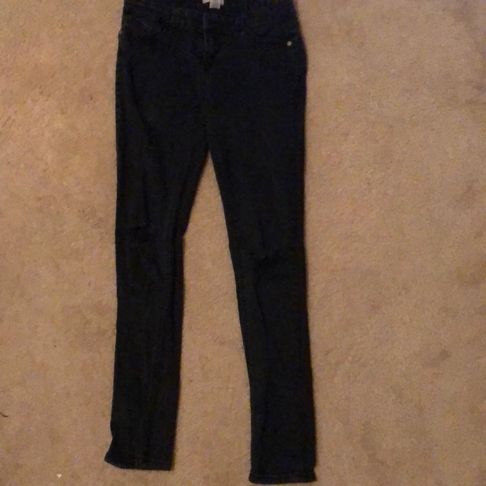 Black distressed cropped jeans